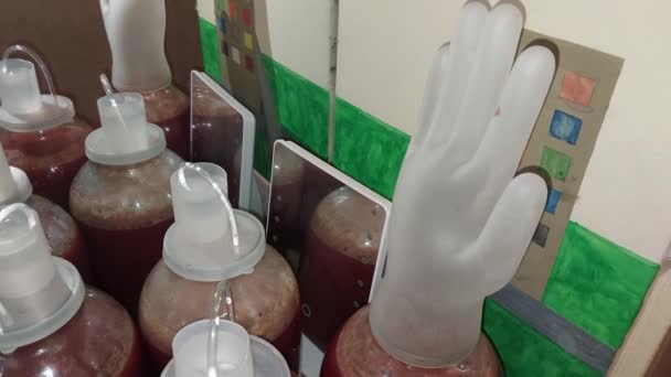 Fermentação Vinho Caseiro Latas Fechadas Com Selo Água — Vídeo de Stock