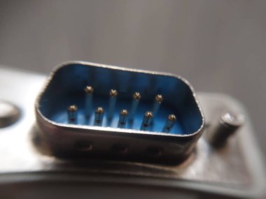 Akım ve bilgi transferi için elektrik bilgisayar kabloları