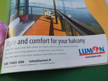 KIEV, UKRAINE - 19 ARALIK 2022: Fin dergi ilanı