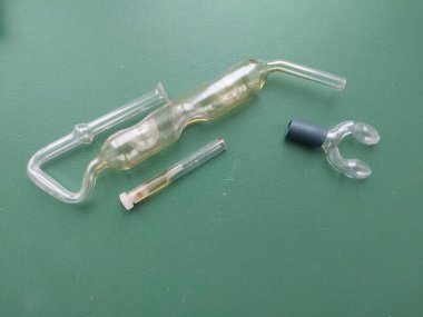 Essential oil inhaler for the treatment of the diseases