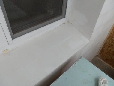 Bir apartman dairesinde balkon döşemeleri ile ısınma ve kaplama