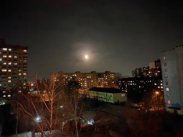 Nocna Panorama Miasta Świetle Księżyca — Zdjęcie stockowe