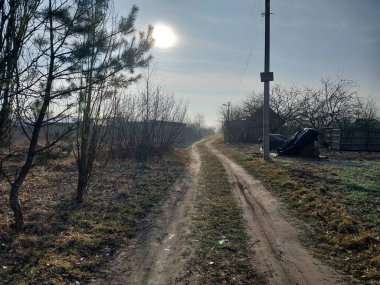 İlkbahar sabahı bir köyde şafak vakti