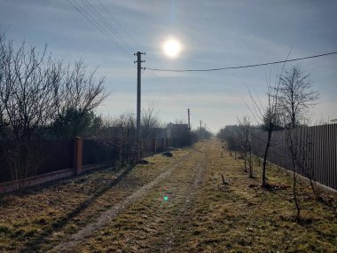 İlkbahar sabahı bir köyde şafak vakti