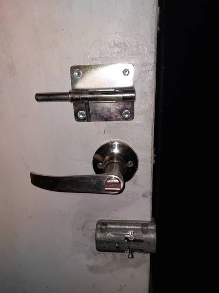 Cerraduras Metal Puerta Principal —  Fotos de Stock