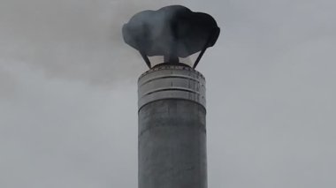 Pipo ocaktan tütüyor