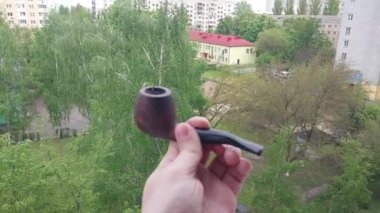 Filtresiz sigara içmek.