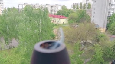 Filtresiz sigara içmek.