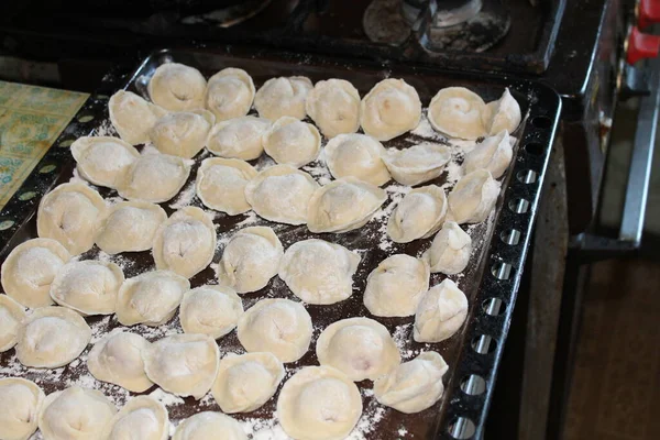 Hemmagjorda Dumplings Gjutna För Hand Kött Degen — Stockfoto