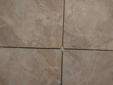 İç kısımlara fayanslar döşenmiş.