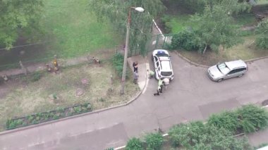KYIV, UKRAINE - 14 Temmuz 2023: Polis bir adamı gözaltına aldı