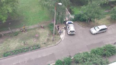 KYIV, UKRAINE - 14 Temmuz 2023: Polis bir adamı gözaltına aldı