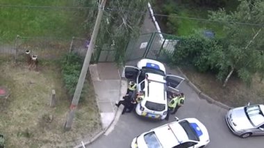 KYIV, UKRAINE - 14 Temmuz 2023: Polis bir adamı gözaltına aldı