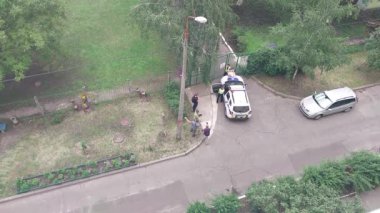 KYIV, UKRAINE - 14 Temmuz 2023: Polis bir adamı gözaltına aldı