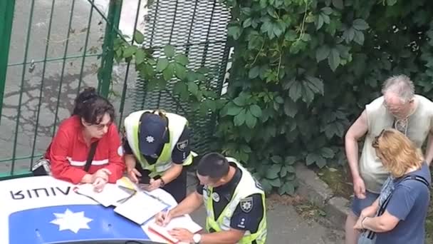 Kyiv Ukraine 2023年7月14日 警察が男を拘束 — ストック動画