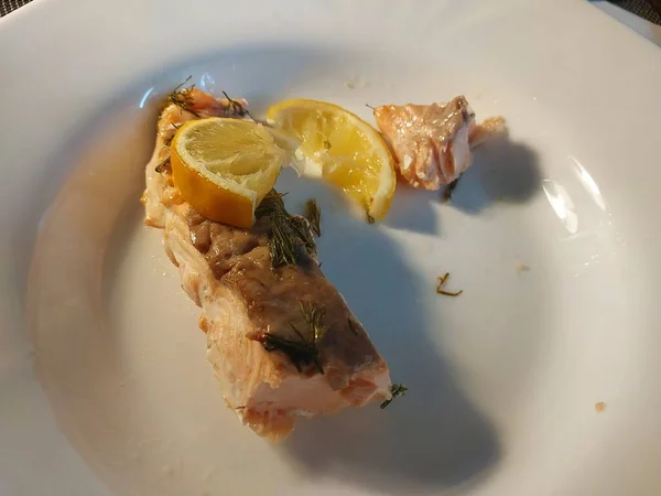 Roter Lachsfisch Mit Zitrone Und Olivenöl Kochen — Stockfoto