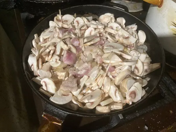 Kızarmış jülyen hazırlıyorum.