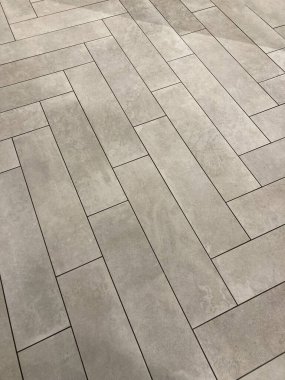 İç kattaki dikdörtgen fayanslar