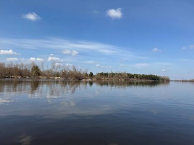 Nehirde balık tutmak köyün doğasında var
