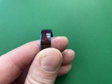 Bilgi depolama ve iletimi için NFC halka sensörü