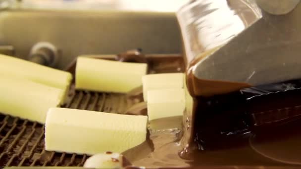 Lépjen Világ Nagyszabású Édes Gyártás Ahol Hipnotizáló Folyamat Kézműves Csokoládé — Stock videók