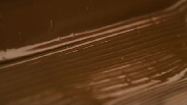 Шаг Мир Крупномасштабного Производства Сладкого Завораживающий Процесс Изготовления Шоколада Разворачивается — стоковое видео