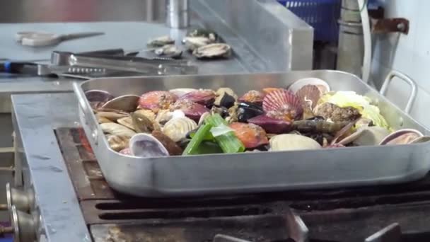 Розкішні Морепродукти Medley Brow Infusion Підніміть Свій Кулінарний Досвід Розкішними — стокове відео