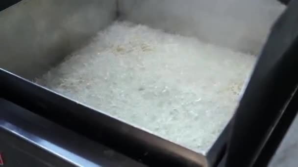 Fritar Batatas Picadas Até Dourar Preparando Ingrediente Versátil Para Uso — Vídeo de Stock