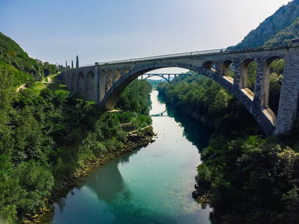Soca Nehri üzerindeki Solcan Köprüsü, Slovenya. Dünyanın En Büyük Taş Demiryolu Köprüsü.