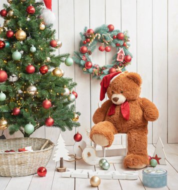 Kış tatilleri ve tatiller. Noel ve yeni yıl dekorasyonu. Noel ağacı ve oyuncaklar. Noel Baba 'nın evi. Tatil iç mimarisi.