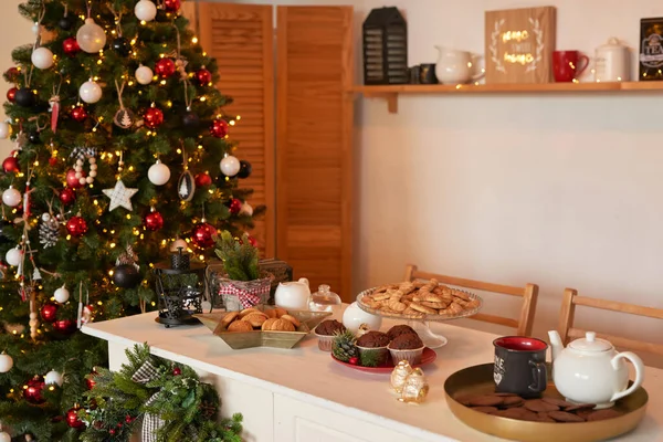 Kitchen Christmas Decor Furniture Utensils Christmas Treat New Year Celebration — Stock Photo, Image