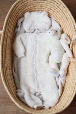 Bebek örgüsü kıyafetler. El yapımı örgü tulumlar. Bebek örgüsü kıyafetler ve aksesuarlar. Bebek partisi. Vaftiz elbisesi