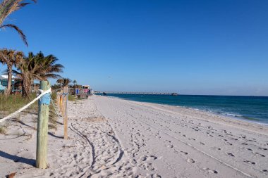 Dania sahil iskelesi ve kumsal Florida mavi gökyüzü manzarası