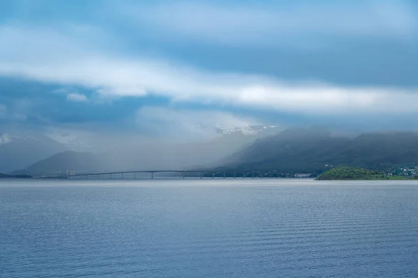 ロムズダルフィヨルドの美しい風景 — ストック写真