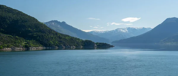 ノルウェーのフィヨルドの美しい風景 — ストック写真