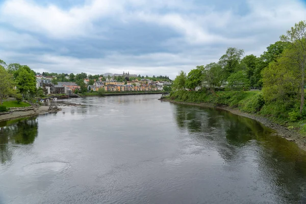 Stock image View from the famous wooden bridge on the Nideva river in Trondheim, Norway