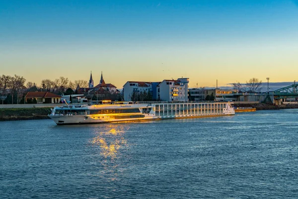 Crucero Fluvial Danubio Austria Atardecer Viena Austria Diciembre 2022 —  Fotos de Stock