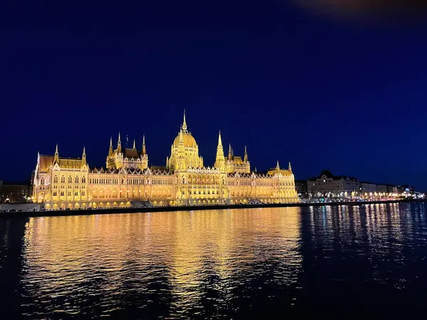 Budapest Parliament Building Night Danube Foreground — Stock Photo, Image