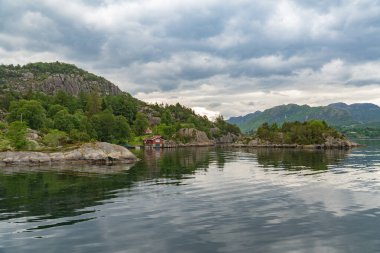 Stavanger yakınlarındaki güzel Norveç fiyortları