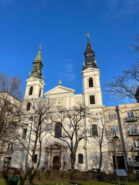 Macaristan 'ın Budapeşte şehrinde güneşli bir günde Rus Ortodoks Meryem Katedrali