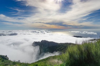 Pico do Arieiro dağından Madeira 'nın güzel manzarası 