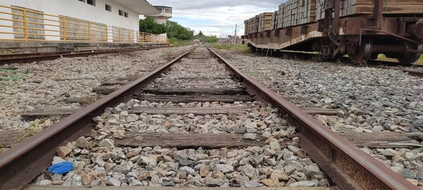 Verlassener Bahnhof Und Eisenbahn — Stockfoto