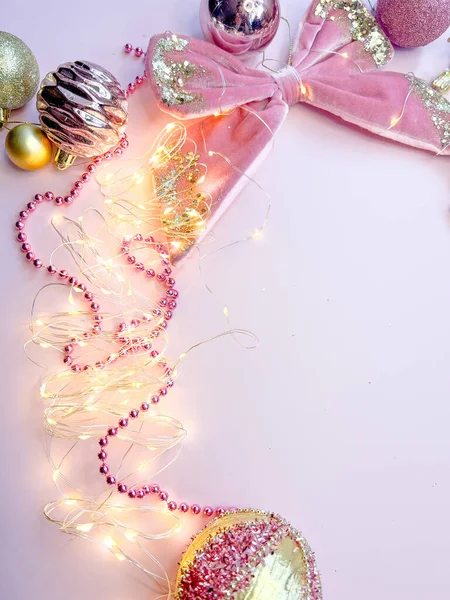 Ροζ Και Χρυσό Χριστουγεννιάτικο Πλαίσιο Διακόσμηση Κομφετί Χώρος Για Κείμενο — Φωτογραφία Αρχείου