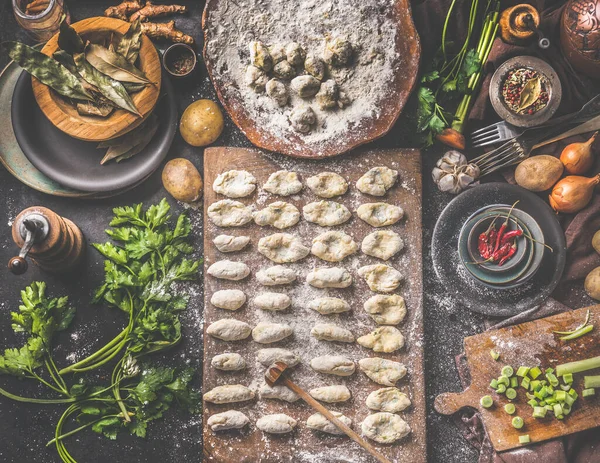 Gnocchi Caseros Haciendo Preparación Masa Patatas Mesa Cocina Rústica Oscura —  Fotos de Stock