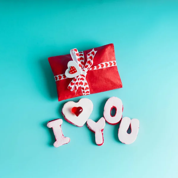 Valentinstag Geschenk Box Verpackung Rotem Papier Mit Herz Und Text — Stockfoto