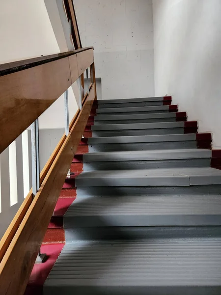 Ucieczka Schodami Wnętrze Schodów Schody Wyższe Piętra — Zdjęcie stockowe