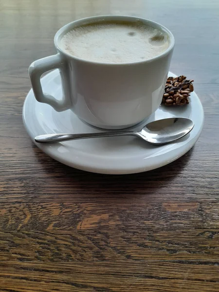 Una Taza Café Una Mesa Madera Copa Blanca Con Platillo — Foto de Stock