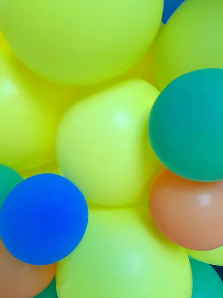 五彩斑斓的气球 不同颜色球的背景 — 图库照片