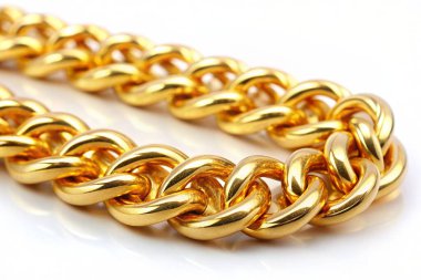 Altın zincir. Zincir şeklinde altın mücevherler.