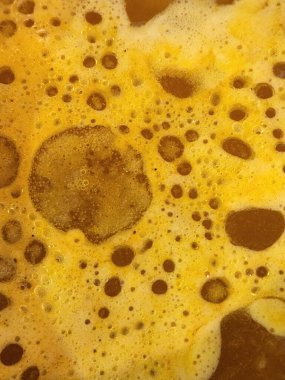 Bitkisel yağ. Yağlı yüzey. Yağ yüzeye döküldü.